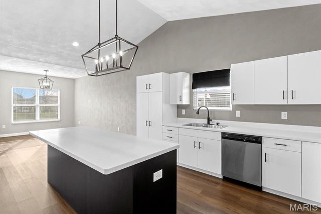 700 Applewood Creek Drive, Fairview Heights, IL 62208