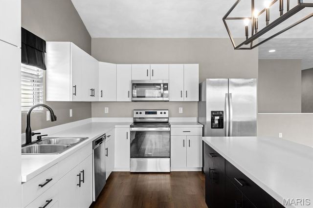 700 Applewood Creek Drive, Fairview Heights, IL 62208