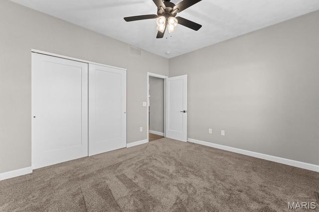 700 Applewood Creek Drive, Fairview Heights, IL 62208