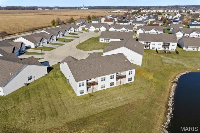 700 Applewood Creek Drive, Fairview Heights, IL 62208