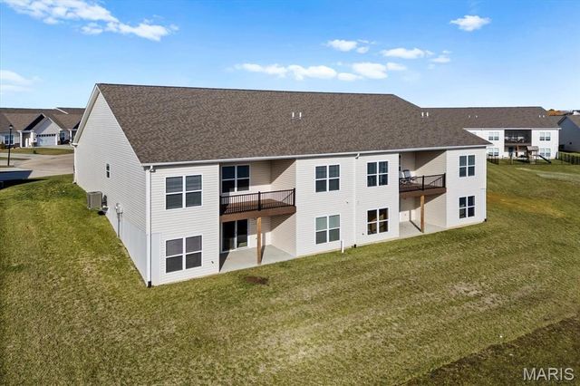 700 Applewood Creek Drive, Fairview Heights, IL 62208