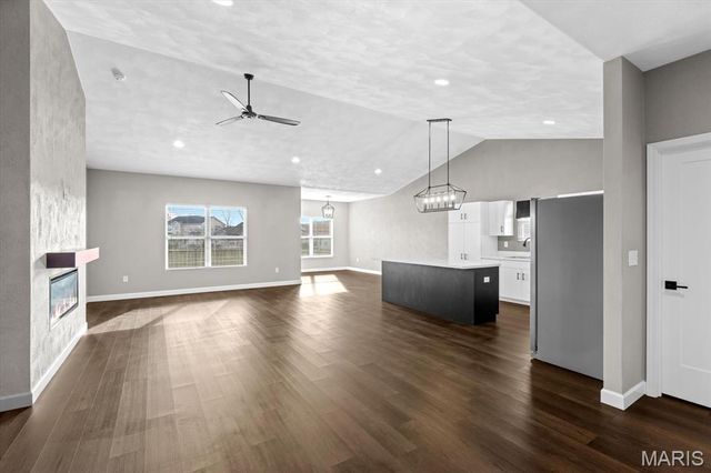 700 Applewood Creek Drive, Fairview Heights, IL 62208