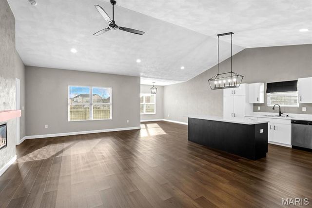 700 Applewood Creek Drive, Fairview Heights, IL 62208