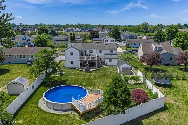 25 Louise Dr, Manville Boro, NJ 08835