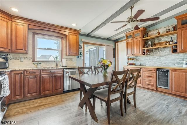 25 Louise Dr, Manville Boro, NJ 08835