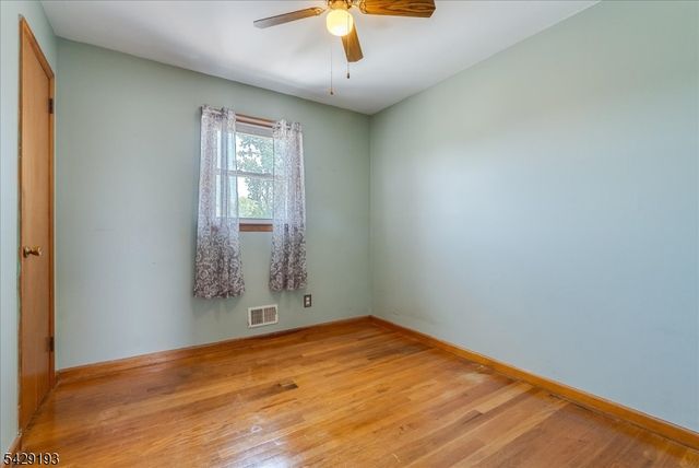 25 Louise Dr, Manville Boro, NJ 08835