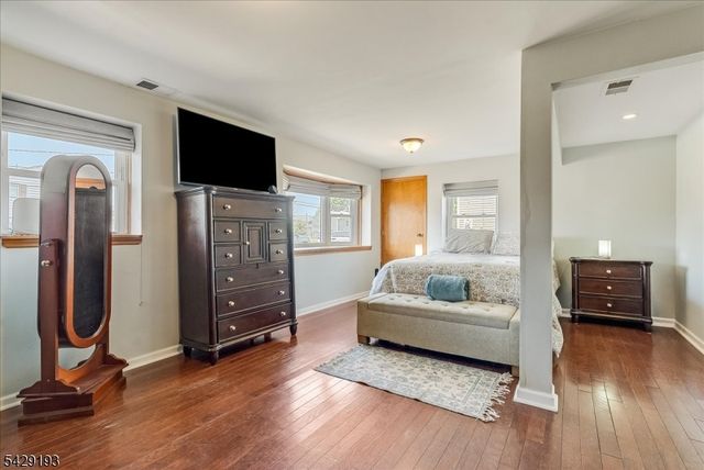 25 Louise Dr, Manville Boro, NJ 08835