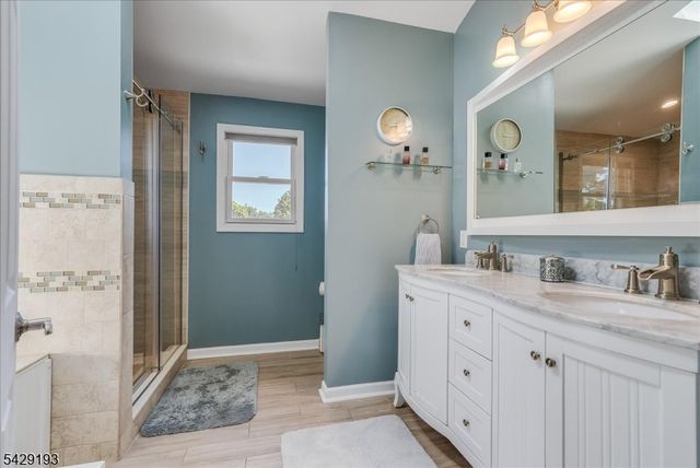 25 Louise Dr, Manville Boro, NJ 08835