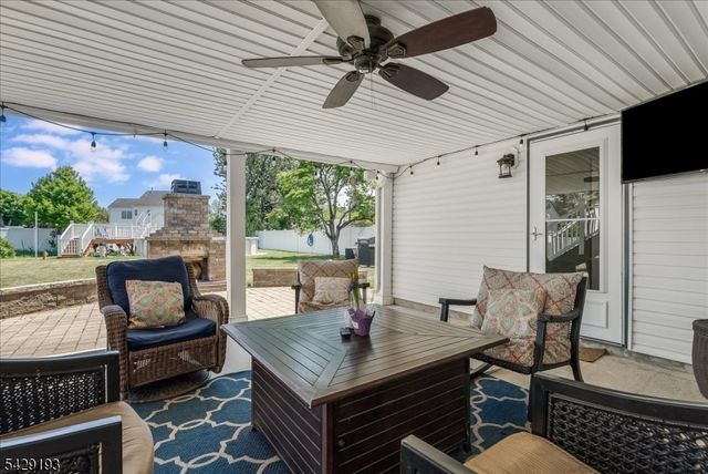 25 Louise Dr, Manville Boro, NJ 08835