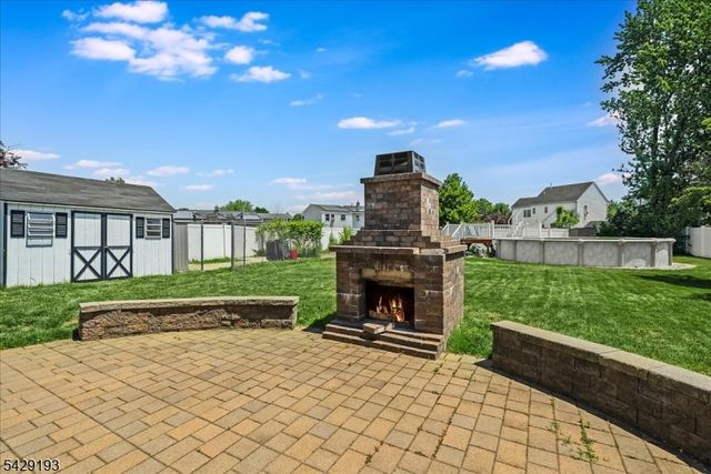 25 Louise Dr, Manville Boro, NJ 08835