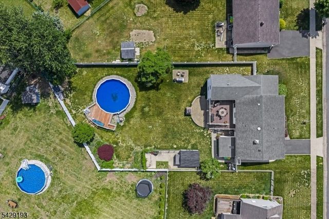 25 Louise Dr, Manville Boro, NJ 08835