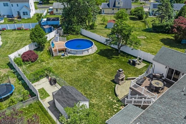 25 Louise Dr, Manville Boro, NJ 08835