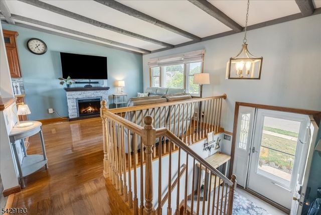 25 Louise Dr, Manville Boro, NJ 08835