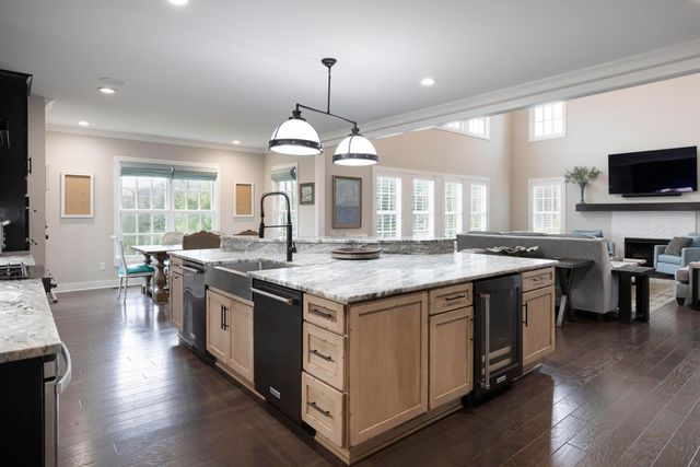 7030 Hanbys Loop, New Albany, OH 43054