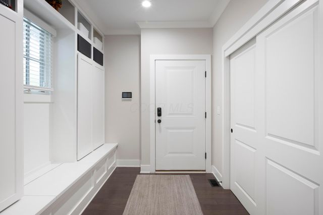 7030 Hanbys Loop, New Albany, OH 43054