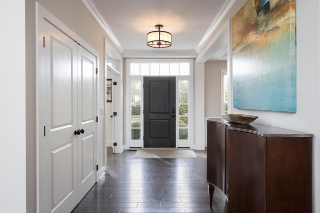 7030 Hanbys Loop, New Albany, OH 43054