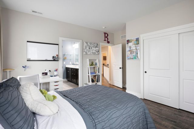 7030 Hanbys Loop, New Albany, OH 43054