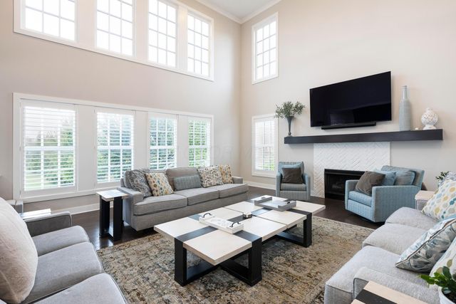 7030 Hanbys Loop, New Albany, OH 43054