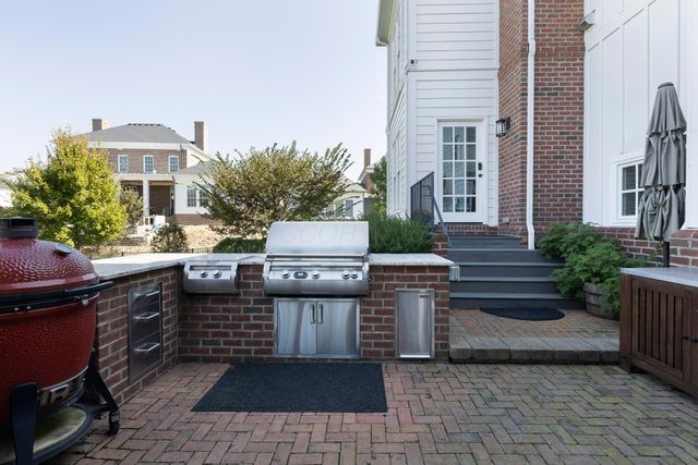 7030 Hanbys Loop, New Albany, OH 43054