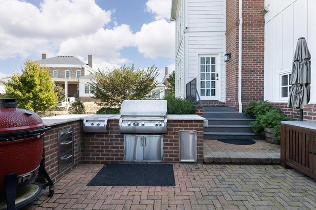 7030 Hanbys Loop, New Albany, OH 43054