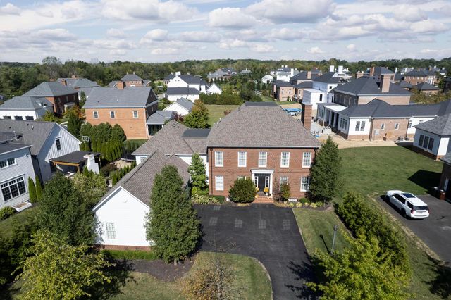 7030 Hanbys Loop, New Albany, OH 43054