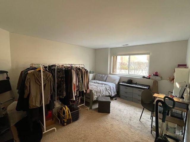 1040 N Claremont Drive, Palatine, IL 60074