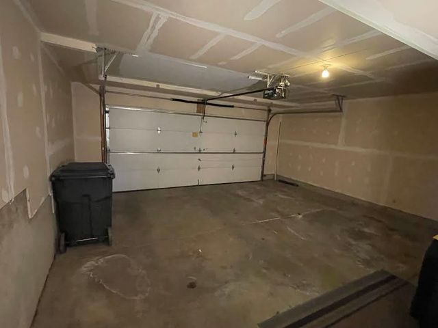 1040 N Claremont Drive, Palatine, IL 60074