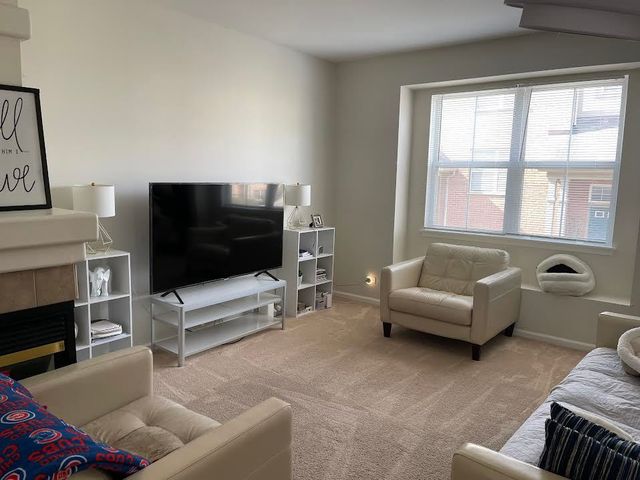 1040 N Claremont Drive, Palatine, IL 60074