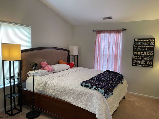 1040 N Claremont Drive, Palatine, IL 60074