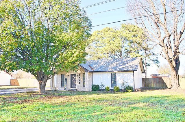 1300 Charles Street, Trumann, AR 72472