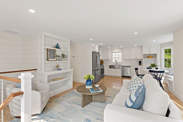 33 Dexter Ave, Sandwich, MA 02563