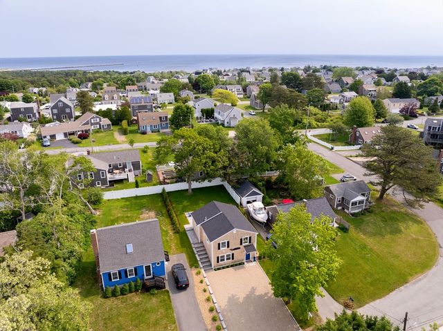 33 Dexter Ave, Sandwich, MA 02563