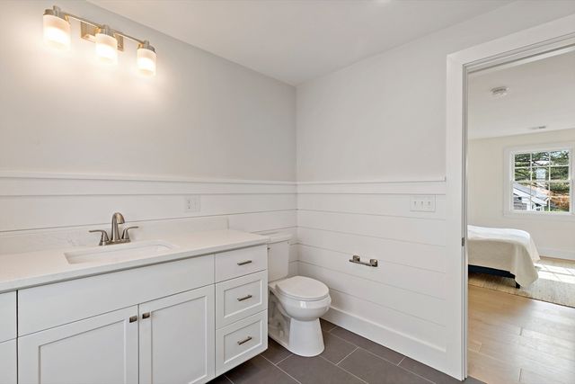 33 Dexter Ave, Sandwich, MA 02563