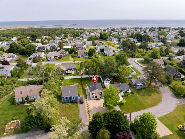 33 Dexter Ave, Sandwich, MA 02563