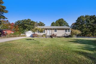 1514 W Sternberg, Norton Shores, MI 49441