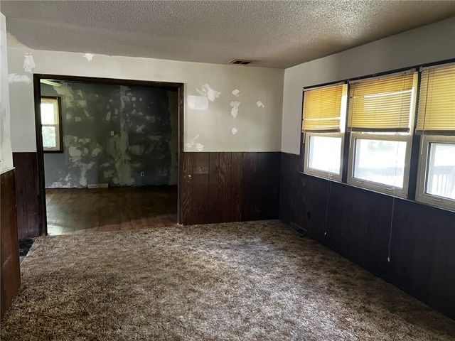 1204 Wornall Road, Excelsior Springs, MO 64024