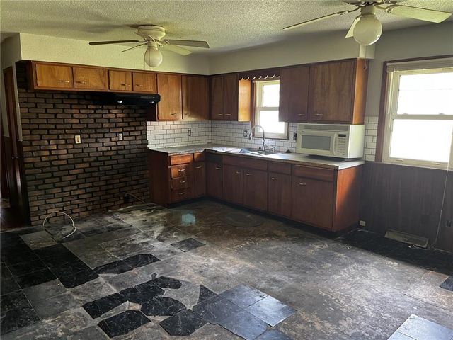 1204 Wornall Road, Excelsior Springs, MO 64024