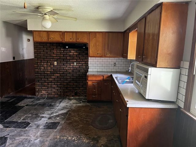 1204 Wornall Road, Excelsior Springs, MO 64024