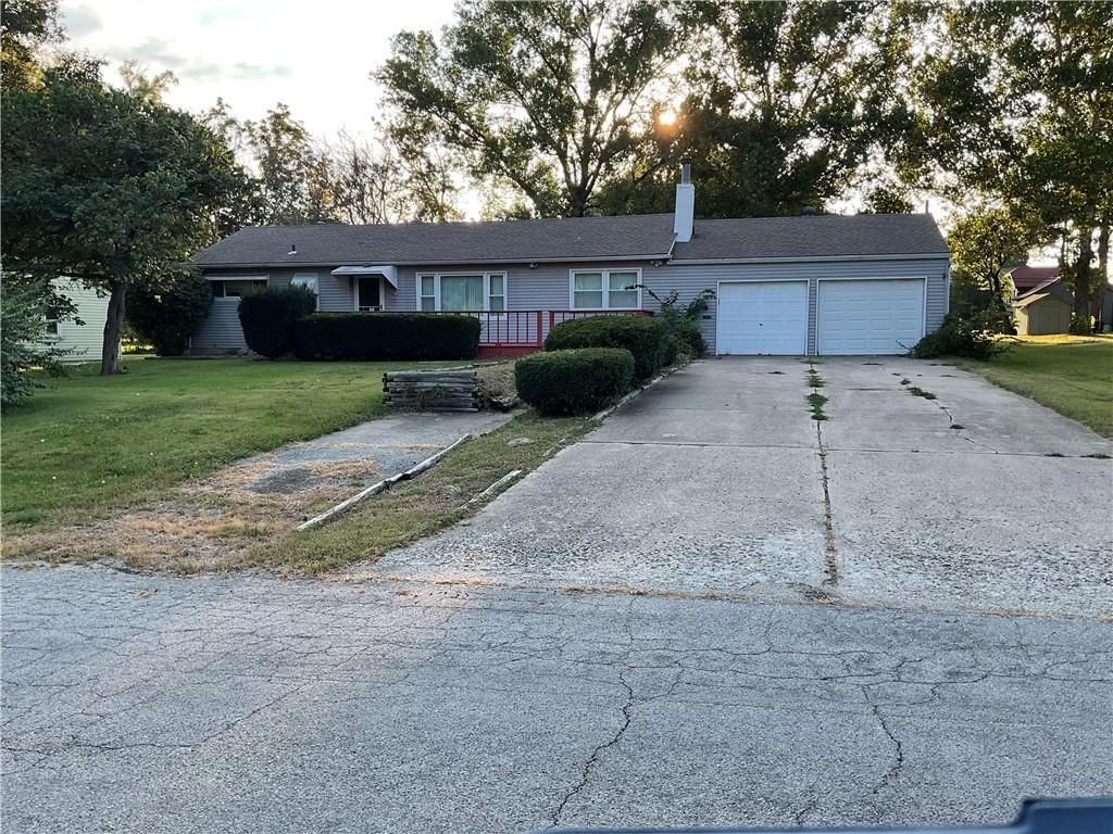 13504 Spruce Avenue, Grandview, MO 64030