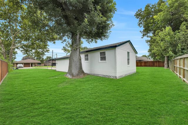 822 Dutch Street, Deer Park, TX 77536