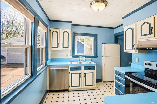 1406 Longfellow Avenue, South Bend, IN 46615