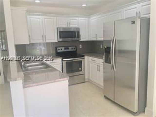 833 NW 208th Ter 833, Pembroke Pines, FL 33029