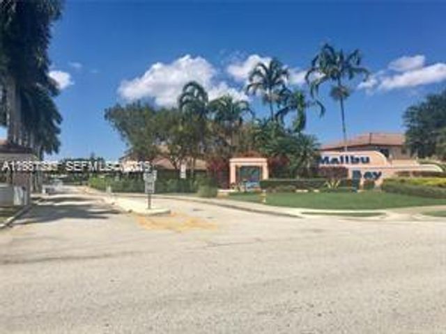833 NW 208th Ter 833, Pembroke Pines, FL 33029