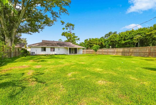105 El Paso, Houma, LA 70360