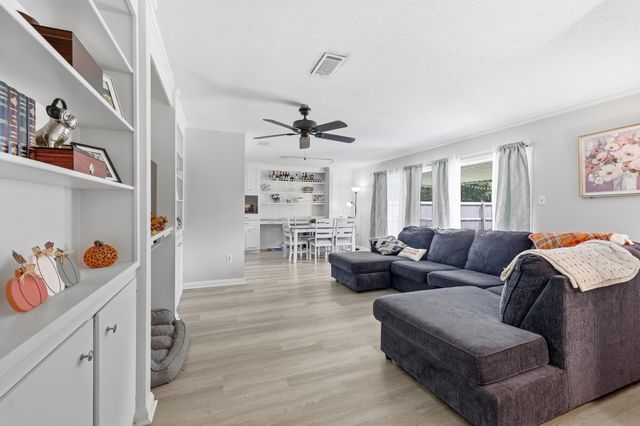 105 El Paso, Houma, LA 70360