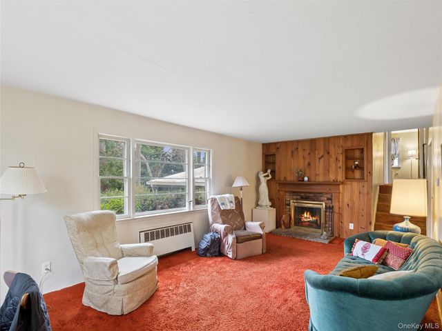20 Cherry Lane, Huntington, NY 11743
