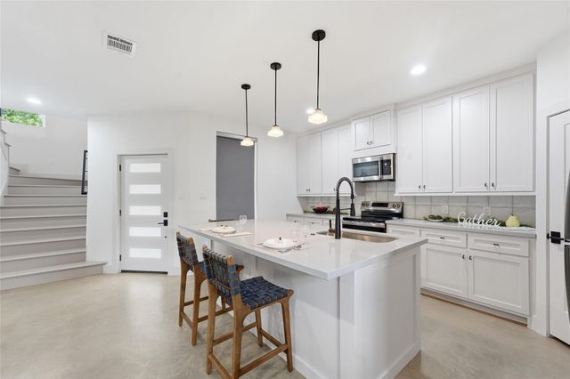 12204 Hairston Circle A, Willis, TX 77318