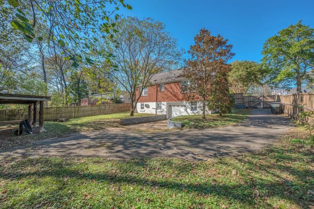 2720 Bobby Ave B, Nashville, TN 37216