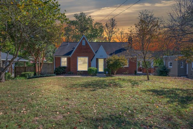 2720 Bobby Ave B, Nashville, TN 37216