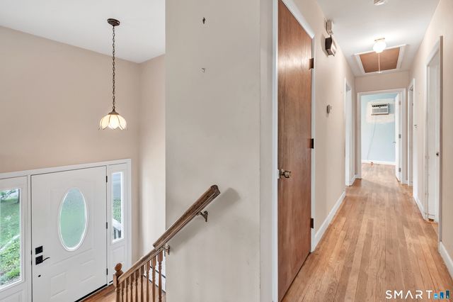 19 Meadowlark Drive, Shelton, CT 06484